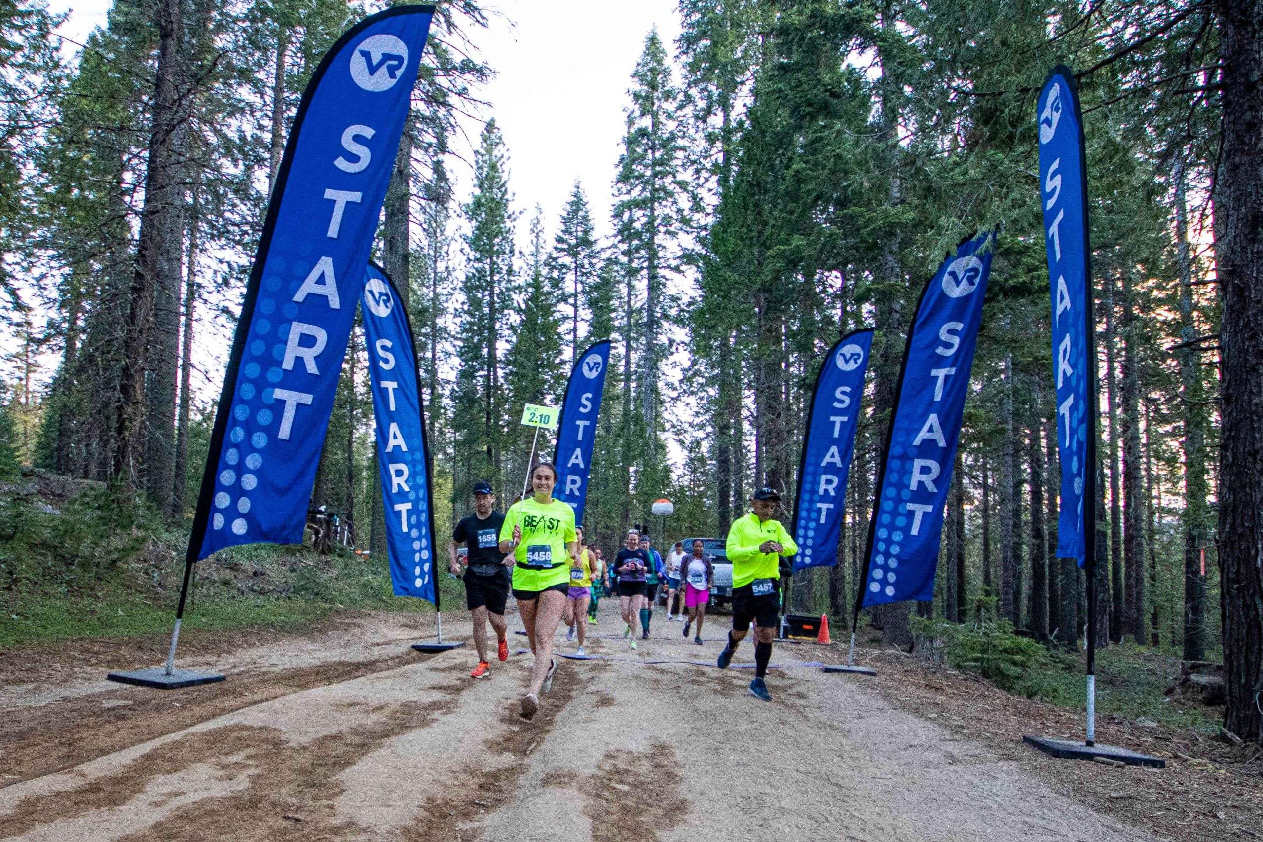 Yosemite start line with flags marking the starting mile